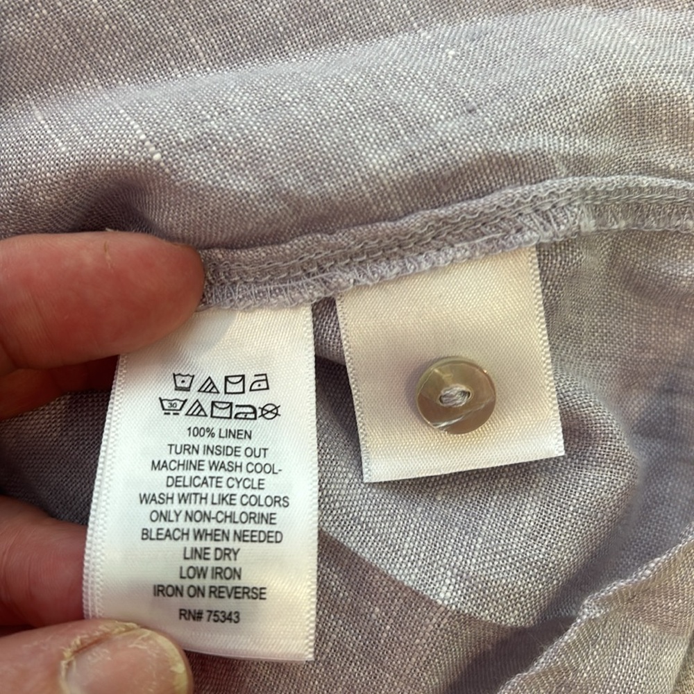 Tahari linen purple Lilac button pleated tank top - Picture 8 of 8